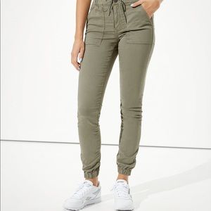 ISO American Eagle Joggers in size 6 long